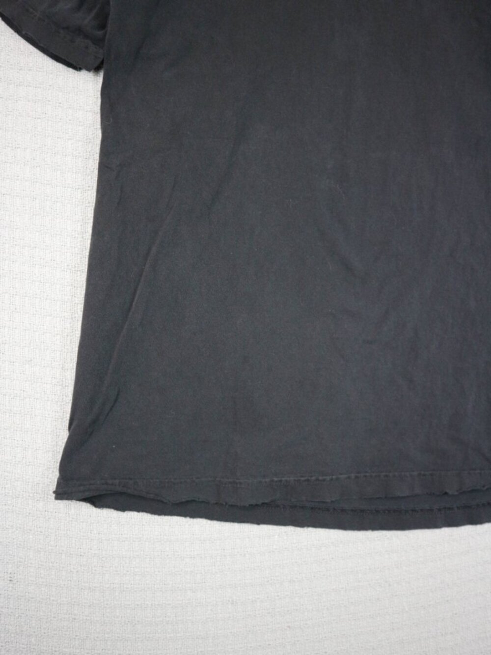 Undefeated Thrashed Shibuya Faded Distressed Black Tee Made in USA Large L - Picture 4 of 9